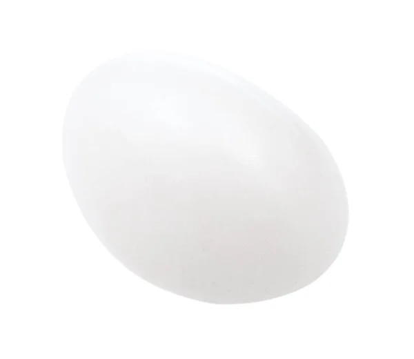Полированный молочный кварцевый драгоценный камень, изолированный на белом — стоковое фото