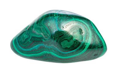 beyaza izole edilmiş cilalanmış Malachite mücevheri
