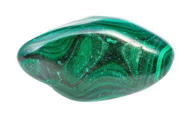 Yuvarlanan Malachite mücevheri taşı beyaza izole edilmiş.