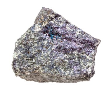 pürüzlü Bornite (tavus kuşu cevheri) kayası beyaz üzerinde izole