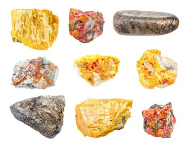 Arsenik 'in çeşitli cevherleri (Arsenopyrite, Orpiment, Realgar, Scorodite) beyaz arka planda izole edilmiştir.