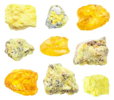 Beyaz arkaplanda izole edilmiş çeşitli sülfür (sülfür) mineralleri seti
