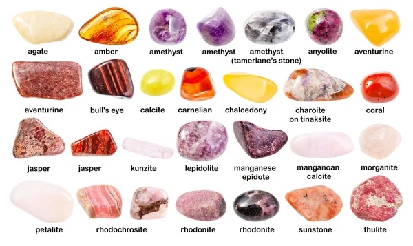 Çeşitli değerli taşların isimleri (kunzite, petalite, carnelian, ametist, aventurine, agate, amber, güneş taşı, morganite, lepidolit, charoite, mercan, kalsit, zoisite, vs.) beyaz üzerine izole edilmiştir.