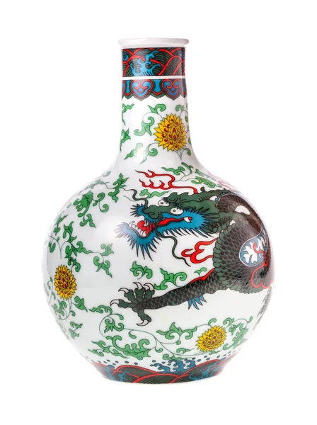 モスクワ ロシア エイプリル社2020年4月4日 白を基調とした伝統的な装飾が施された中国の強いアルコール飲料Baijiuのオープンセラミックボトル — ストック写真