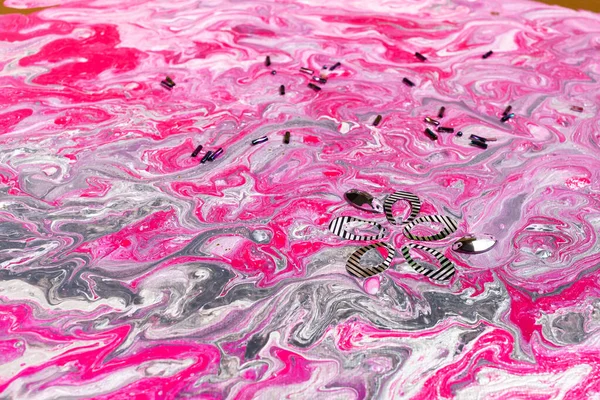 Surface Abstract Painting Flowing Pink Silver Acrylic Paints Decorated Bugles — Stock Photo, Image