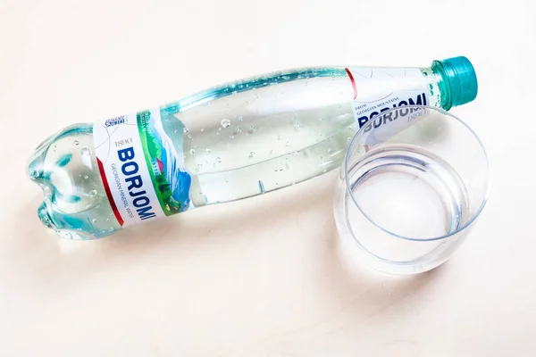 Moskou Russie Mei 2020 Bovenaanzicht Van Liggende Plastic Fles Borjomi — Stockfoto