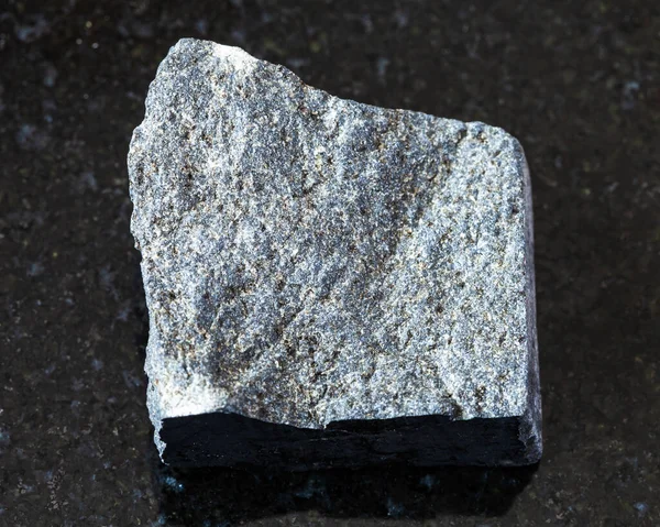 Крупним Планом Зразок Природного Мінералу Геологічної Колекції Неполірований Камінь Габро — стокове фото
