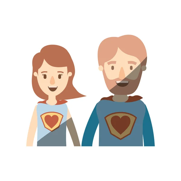 Cor clara sombreamento caricatura meio corpo casal pais super herói com símbolo de coração em uniforme —  Vetores de Stock