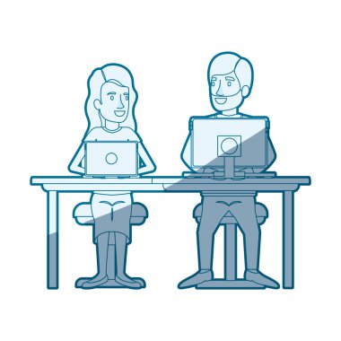 ekip çalışması Danışma teknik cihazlar ve onu uzun dalgalı saç ve onu sakallı rahat kıyafetler içinde oturan adam ve kadın silüeti mavi gölgelendirme