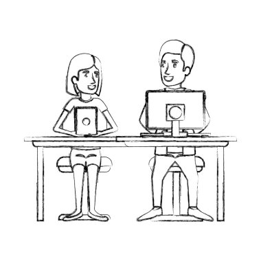 aygıt ve kısa saç ve adam ayrıldı yan saç resmi elbiseli kadınla masasında oturan çiftin bulanık siluet ekip çalışması