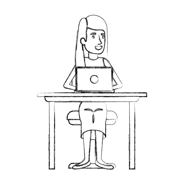 Silhueta borrada de mulher com cabelo comprido reto e sentada na cadeira na mesa com dispositivo laptop — Vetor de Stock