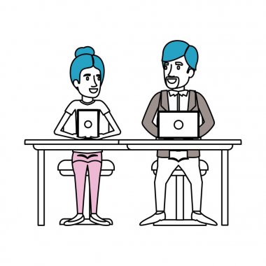 siluet renk bölümleri Danışma teknik cihazlar ve onu ile toplanan saç ve onu van dyke sakallı rahat kıyafetler içinde oturan adam ve kadın çalışması