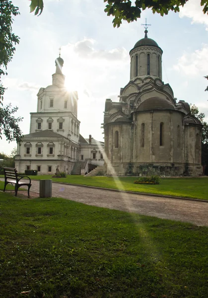 Церква і храм в стародавньому монастирі — стокове фото