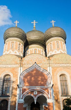 sabah kırmızı taş kilise