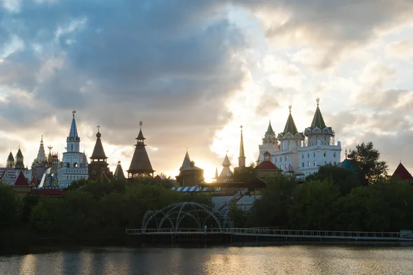 Kremlin près de l'étang — Photo