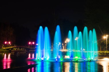 Çeşme Park renkli aydınlatmalı