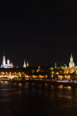 Kilise ve Kremlin kuleleri
