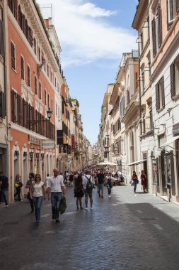 Roma-Temmuz, 2016:Tourist ve Roma, İtalya, sokaklarda Temmuz, 2016 üzerinde yürüyen nüfusu