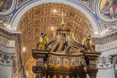 Vatikan, İtalya - July16, 2016: İç Saint Peter's kubbe. Vatikan Şehri, Roma, İtalya