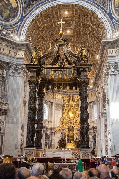 VATICANO, ITÁLIA - JULHO 16, 2016: Interior da Cúpula de São Pedro. Vaticano, Roma, Itália — Fotografia de Stock