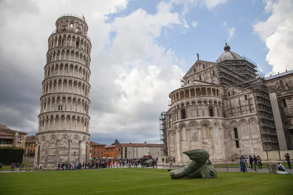 Pisa, Itálie - 08. října 2016: Věž Torre Pendente z Pisa, Toskánsko, Itálie, Evropa. — Stock fotografie