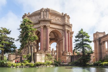  Keşif Merkezi ve Güzel Sanatlar Sarayı, Presidio, California
