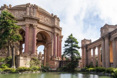  Keşif Merkezi ve Güzel Sanatlar Sarayı, Presidio, California