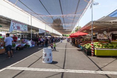 San Jose bit pazarında satıcı.