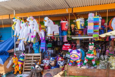 San Jose bit pazarında satıcı.