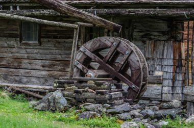 su çarkı ağaçtan