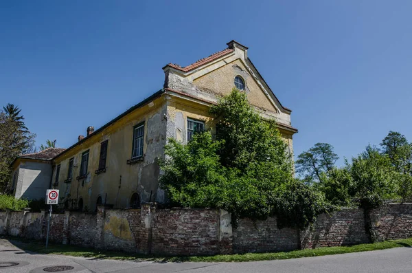 아름 다운 오래 된 집 — 스톡 사진