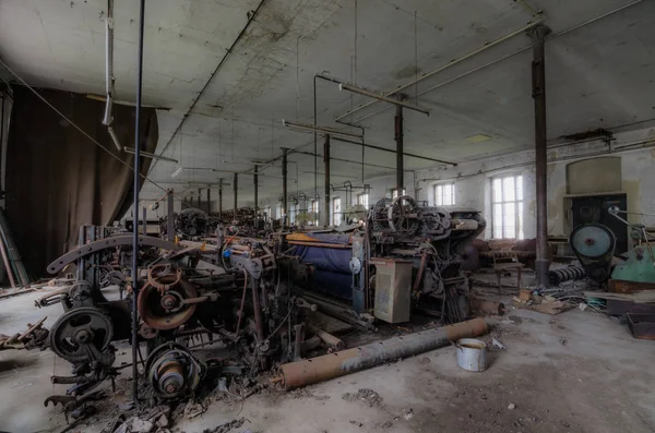 Machines dans l'usine textile — Photo