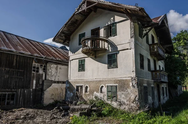 山の古い家 — ストック写真