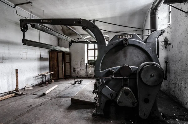 Bir fabrikada büyük makine — Stok fotoğraf