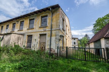 terk edilmiş iplik fabrikası