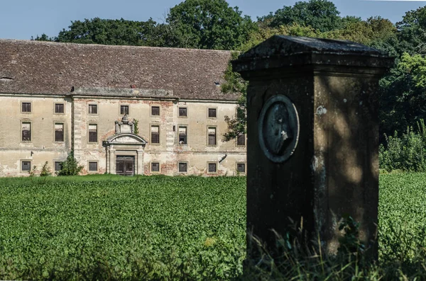 Byggnad av slott ägaren på slottet — Stockfoto