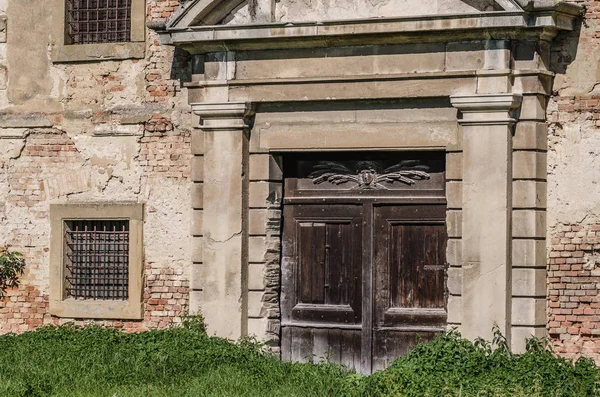 Kale binasının giriş