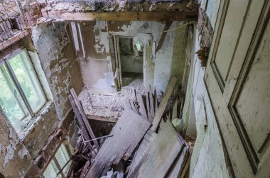 daraltılmış kat ev