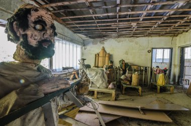 Eğlence Parkı salonunda çok bebek