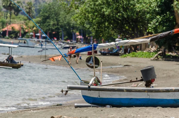 Barcos de pescadores en la playa — Foto de Stock