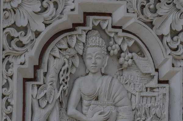 Decorated wall of a temple — Stock Photo, Image