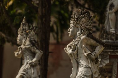 bir tapınak iki Heykel Sergisi