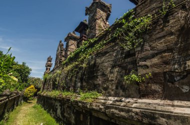 Eski tapınak pura beji