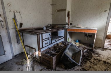 eski terk edilmiş mutfak