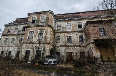 eski terk edilmiş fabrika arazi