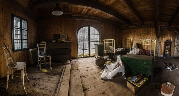 Room in abandoned house on lake panorama — Stock Photo, Image