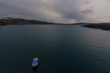 Adası'nda deniz gemi
