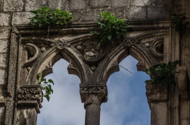 Eski şehirde dekore edilmiş geçit