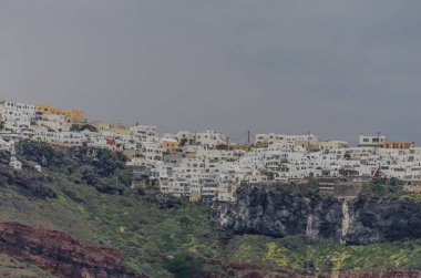 Santorini'de çok sayıda ev