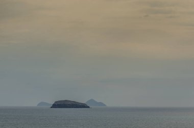 gün batımında üç adalar